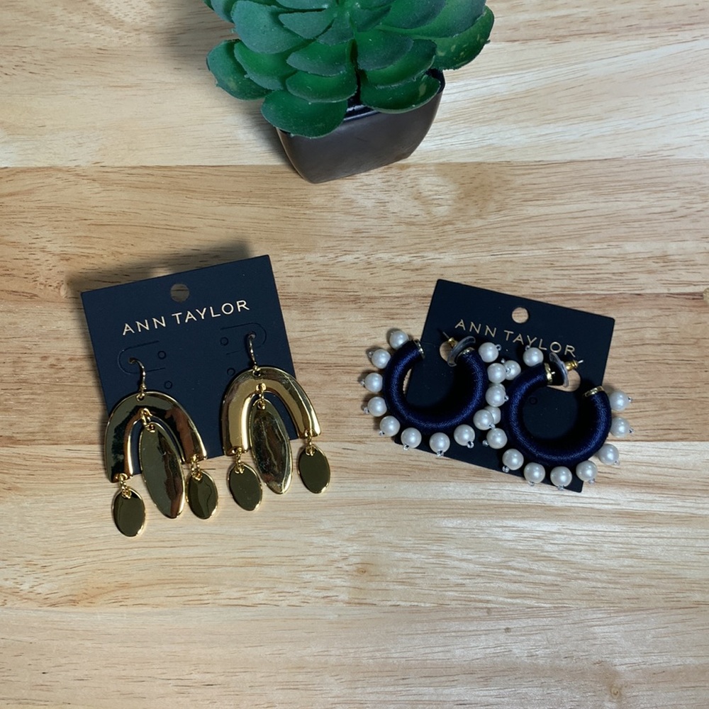 Ann Taylor Set of 2 Earrings Navy Pearl Gold Drop